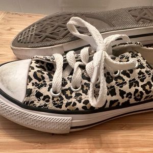 Converse little girls